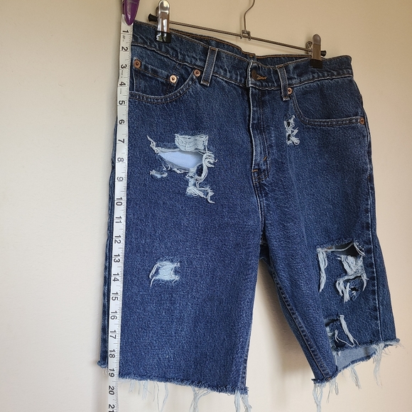 ☆Levi mid thigh distressed shorts☆ - Picture 12 of 16